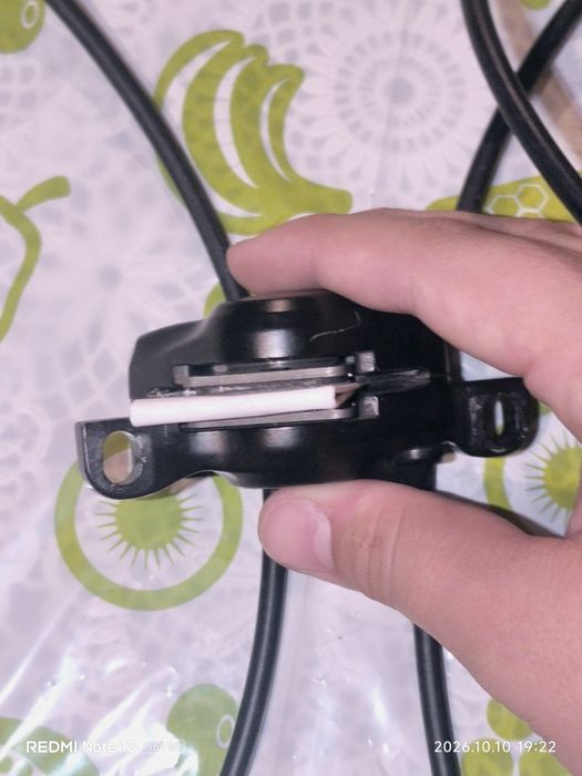 Продавам хидравлични спирачки shimano
