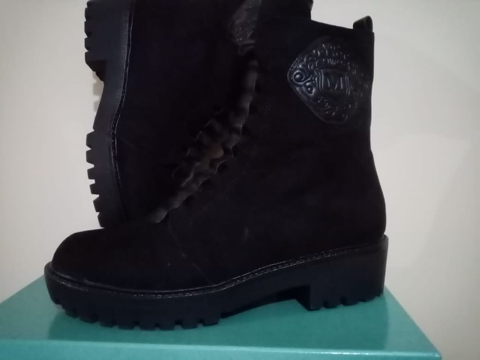 НОВЫЕ,УГИ,,ботинки замша,зима.