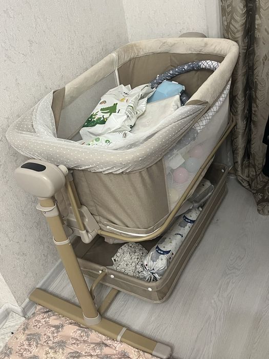 Манеж ( кровать дедский электронный )