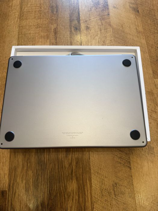 MacBook Air 13.6-inch