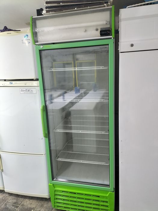 Витринный холодильник