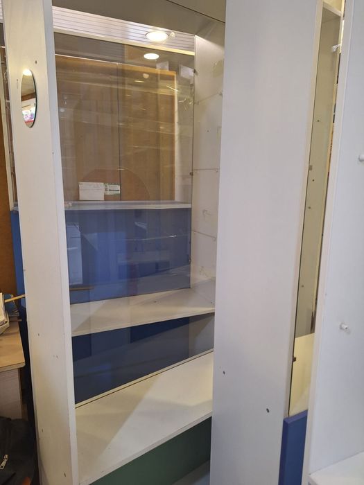 Срочно продам аптечный полки