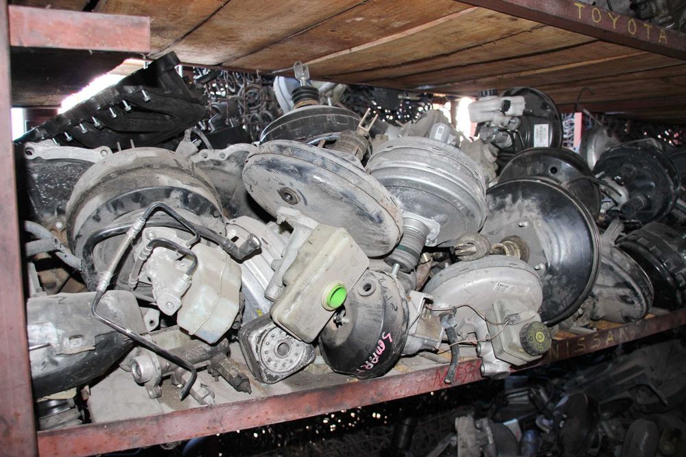 серво  апарати със и без спирачни помпи за автомобили и джипове