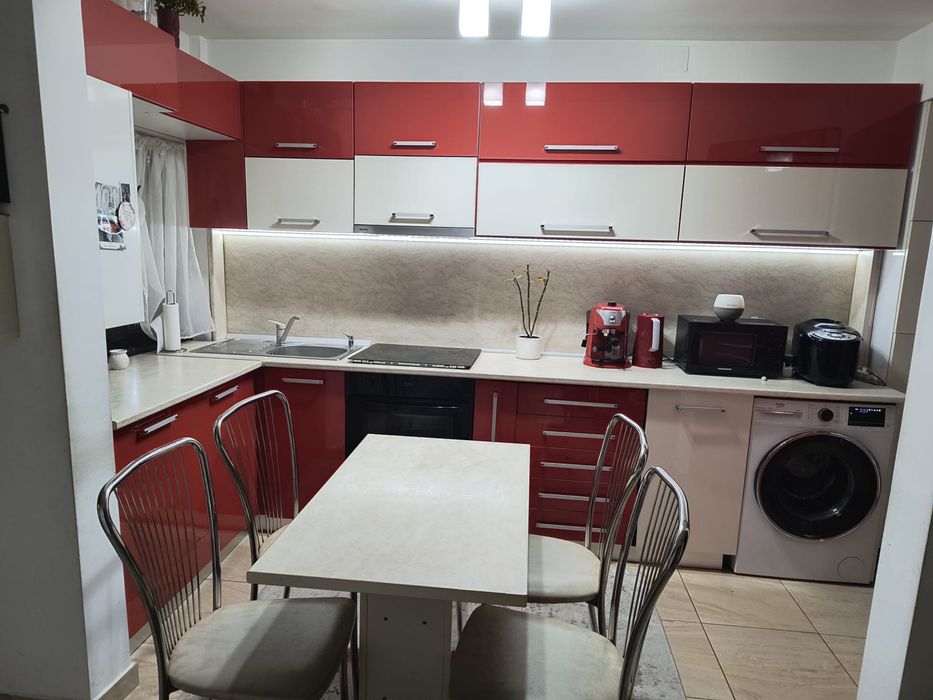 Vand mobila de bucatarie