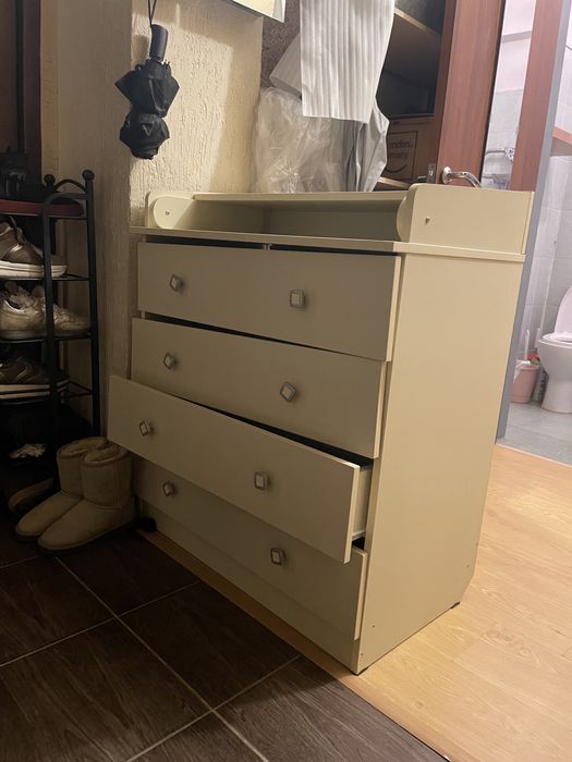 Два белых комода в стиле IKEA