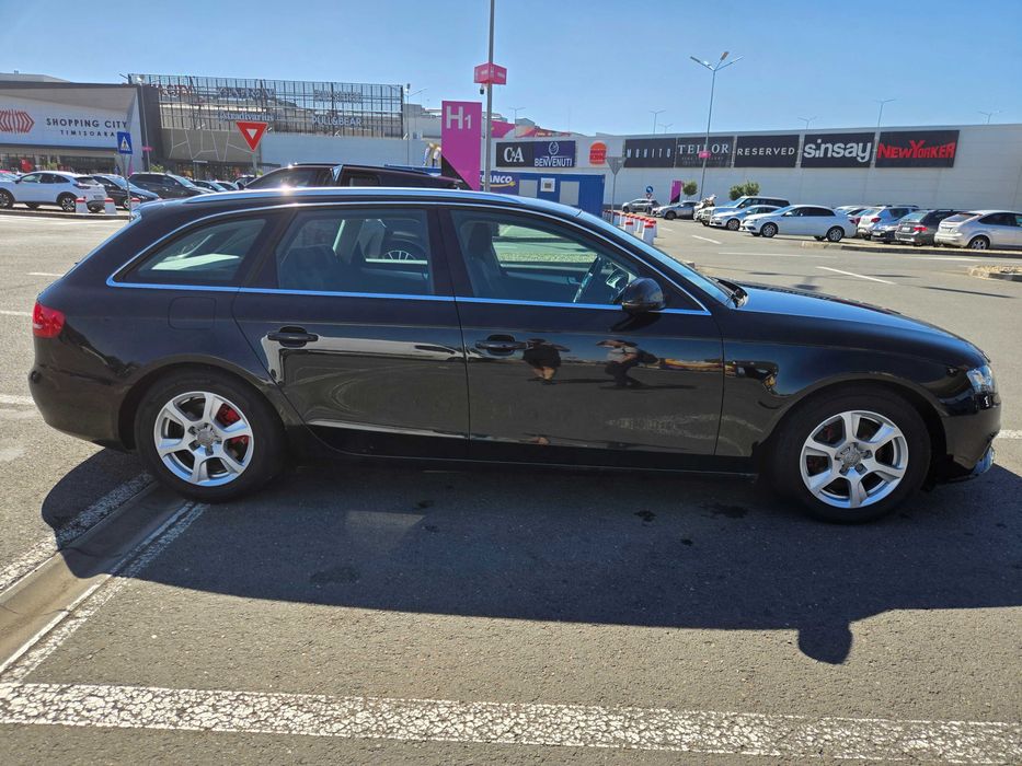 Vând Audi A4 Avant