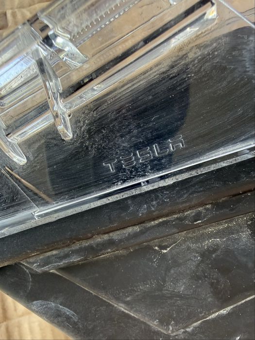 Халоген Tesla Model S