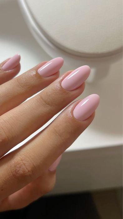 Маникюр и педикюр