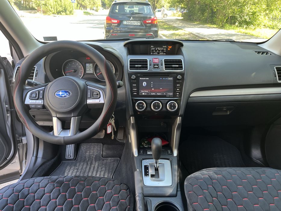 Subaru Forester SJ 2017 года