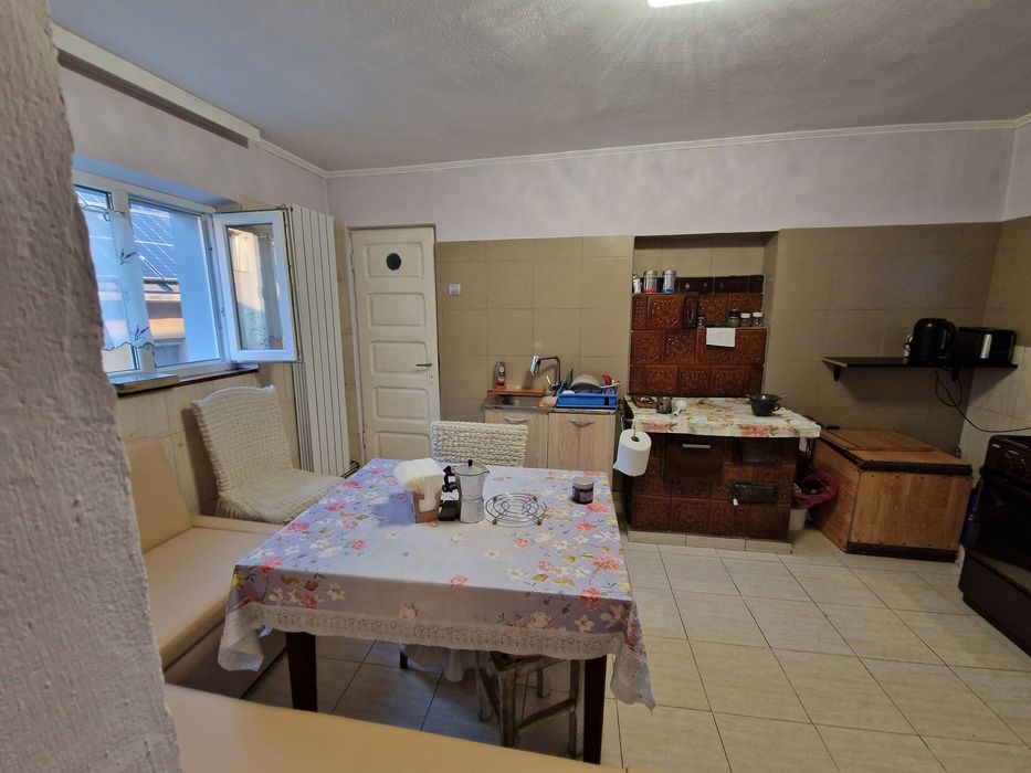 Vând-schimb casă solida din caramida+600 m2 grădină