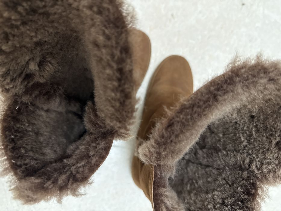 Продам зимние сапоги девушкам