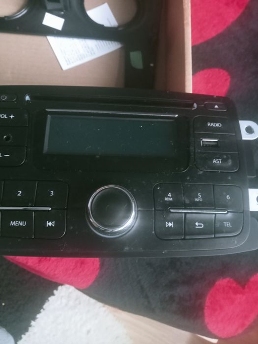 Sistem audio  CD. Radio Am -FM.. Bloutout..Stick.