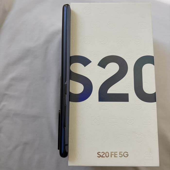 Vând Samsung S20 FE 128 GB