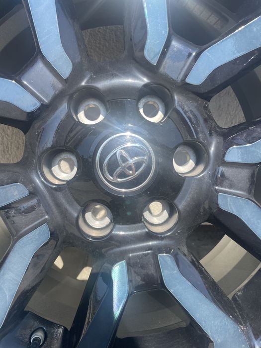 Janta Toyota Hilux 265/60/18 110H