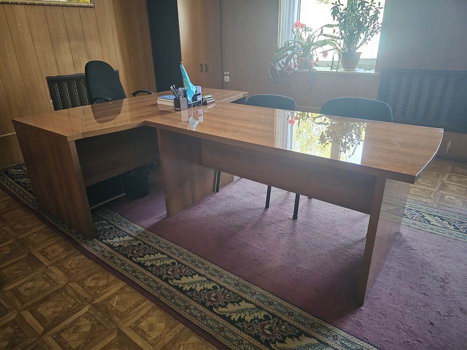 Продам столы. Район старого вокзала.