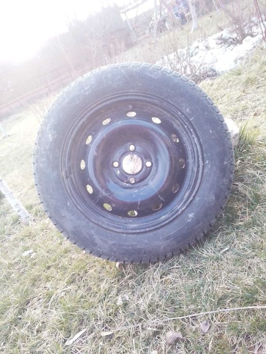 Vând roți Logan +set bară plafon