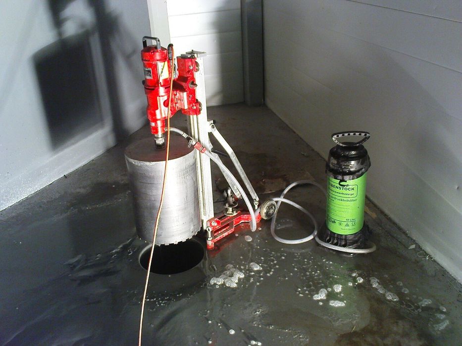 devor teshish beton teshish Almazniy bur karonka бурение (TOSHKENT)