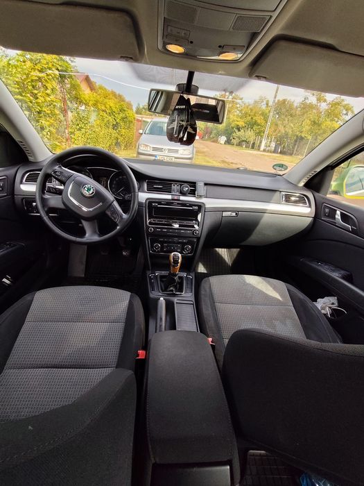 SKODA Superb 2010 — imagine 3