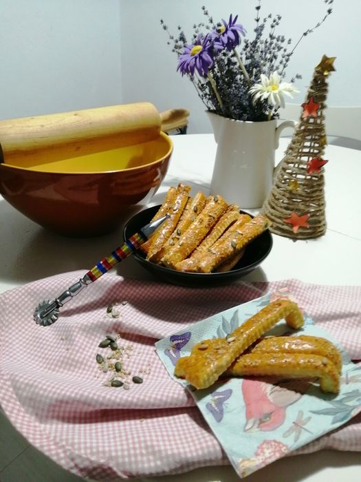 Saratele de casa cu semințe și parmezan