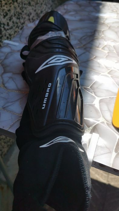 Футболни кори и ръкавици