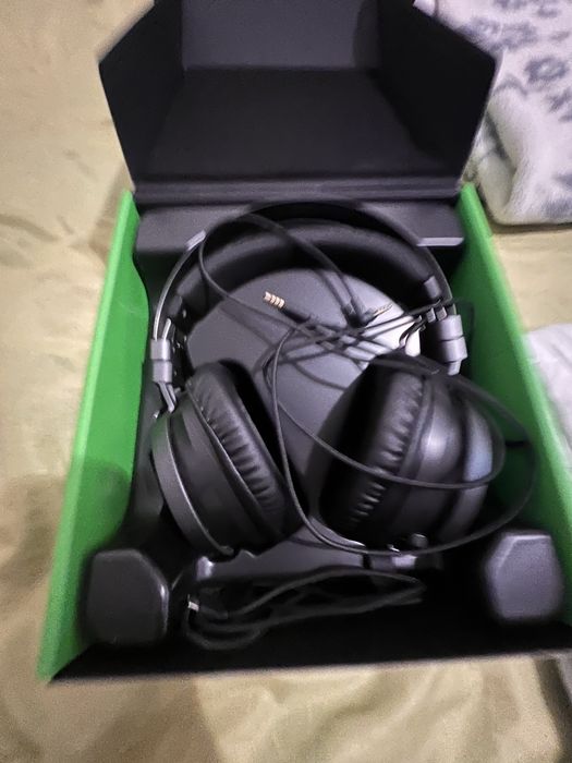 Razer Nari Ultimate full box