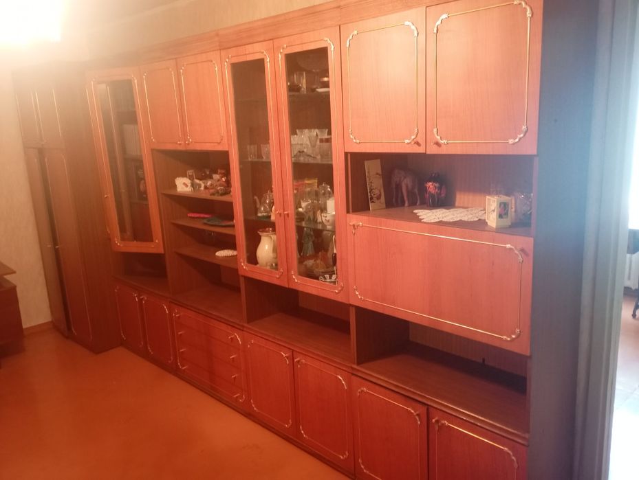 Продам мебельную стенку