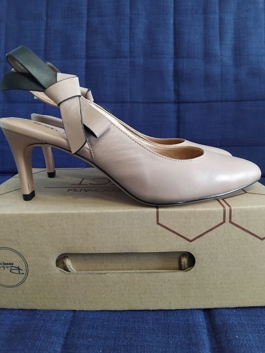 Туфли на каблуке