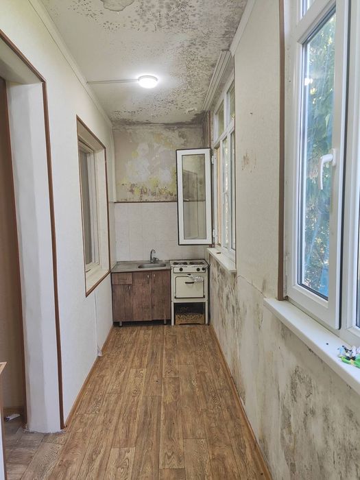 Юнусабад 15 квартал. Продается квартира  1/4/4