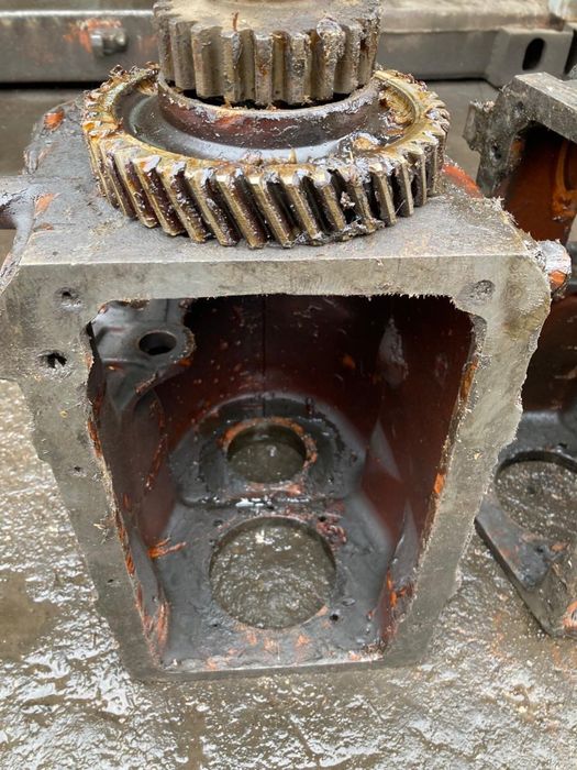 Продаю корпус КПП Зил-130,131