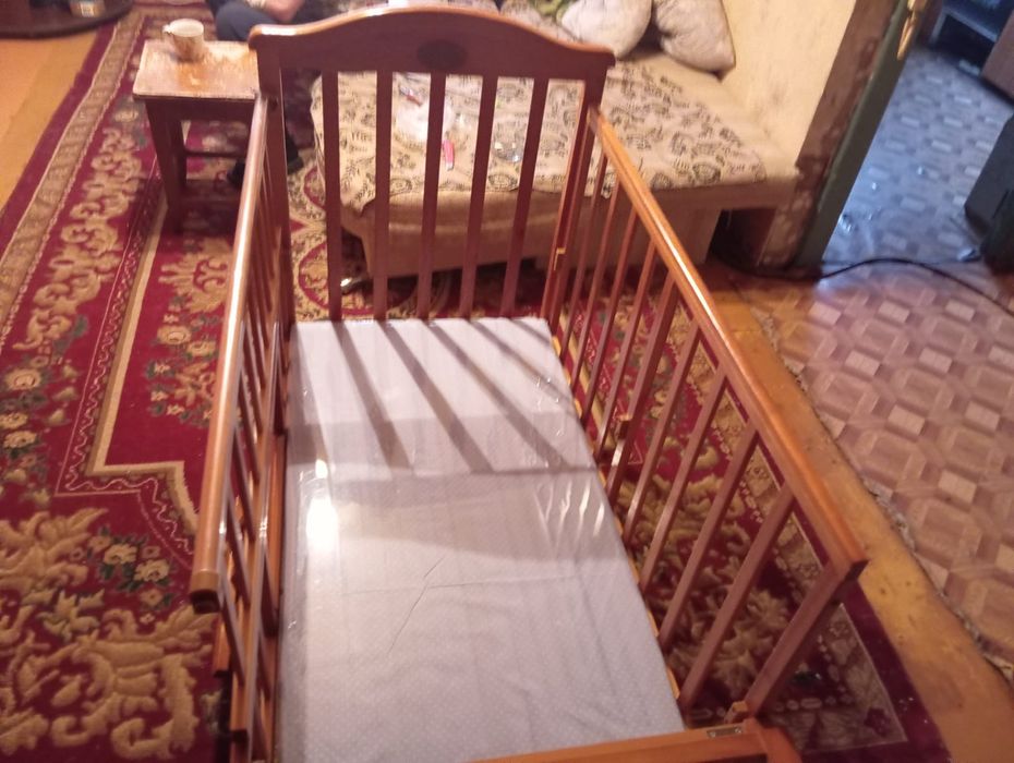Продам детскую кроватку