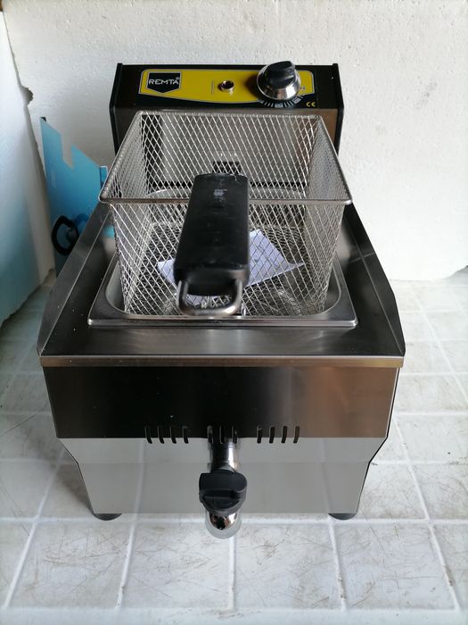 Фритюрник  Електрически  8л.3,2кw фритюрник дюнер скара котлон