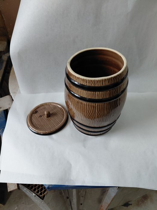 Гювеч във формата на буре