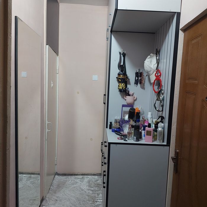 Срочно Чиланзар 19 квартал 1/2-4-4. Цена 50.000$
