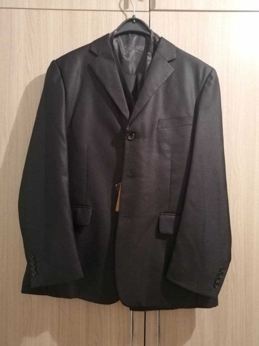 Костюм тройка Новый