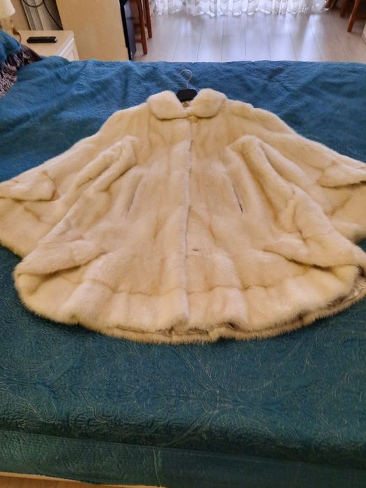 Продам норковую шубу