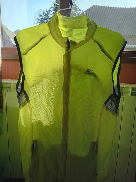 Vând geci/jachete impermeabile navigatie, protectie vant, ploaie - noi