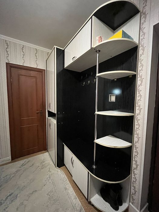 Срочно продам шкаф прихожие