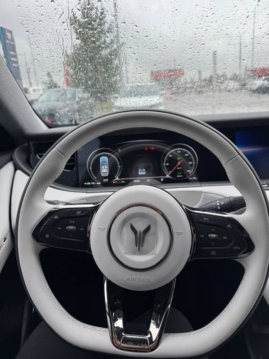 Voyah Free 318 restyling nalichi shoshilamiz