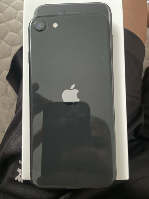 Айфон SE идеальное состояние