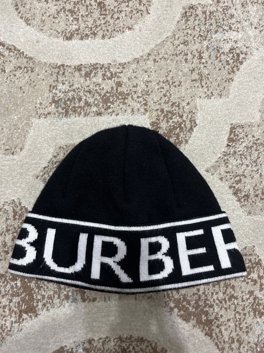 Шапка бурбери и кортез