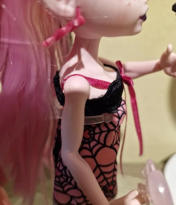 подставка для кукол monster high,барби,брату