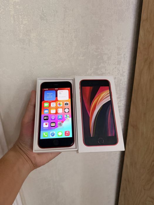 iPhone SE 2020/128Gb - В отличном состоянии