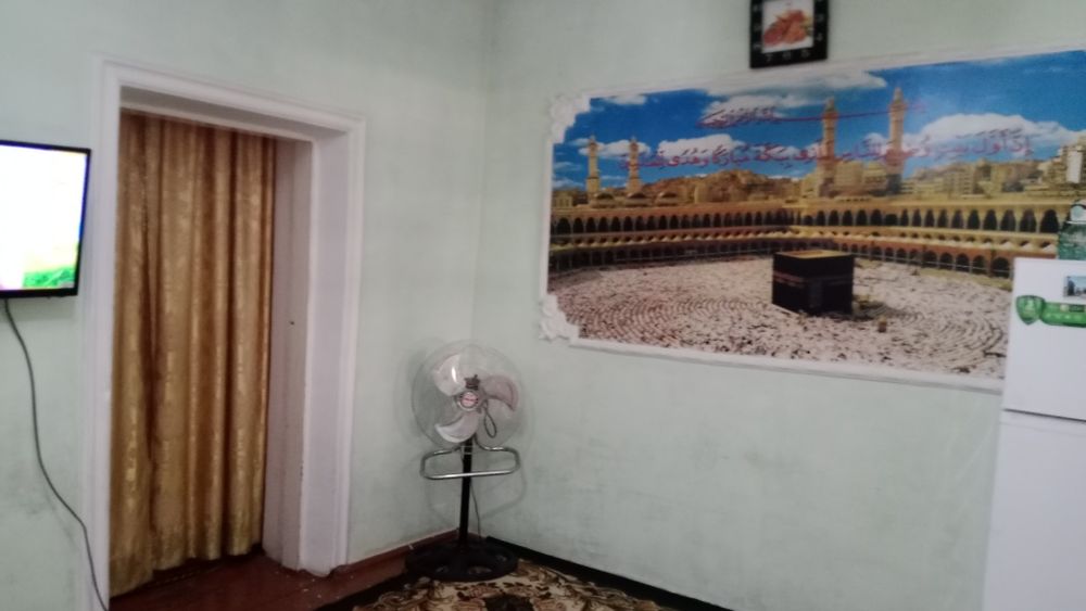 Srochna Olmaliq shahrida xovli uy sotiladi