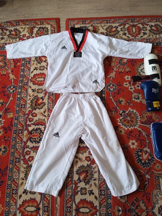 Продам полную экипировку для таэквондо