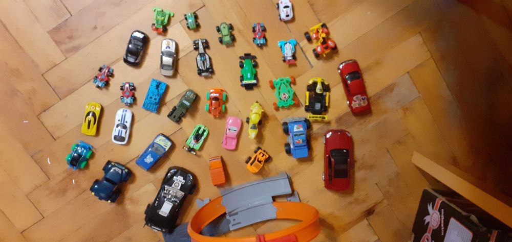 Писта Hot whees и колички хххххххх