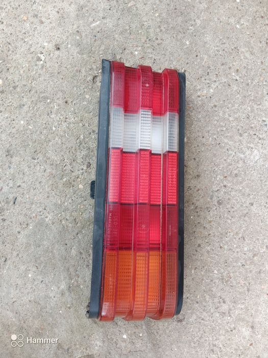 Продавам десен стоп за mercedes 190