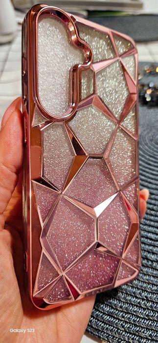 Чисто нов силиконав кейс за Samsung S24 и подарък