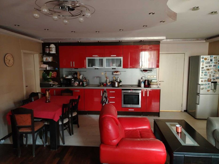 Продава се Двустаен апартамент в София, Лозенец - 73 кв.м за 1956 €/кв.м - Снимка #1