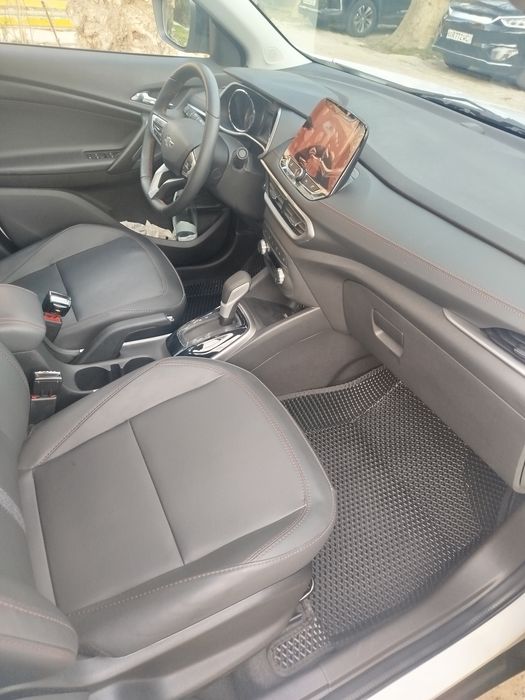 Traker sotiladi xolati alo