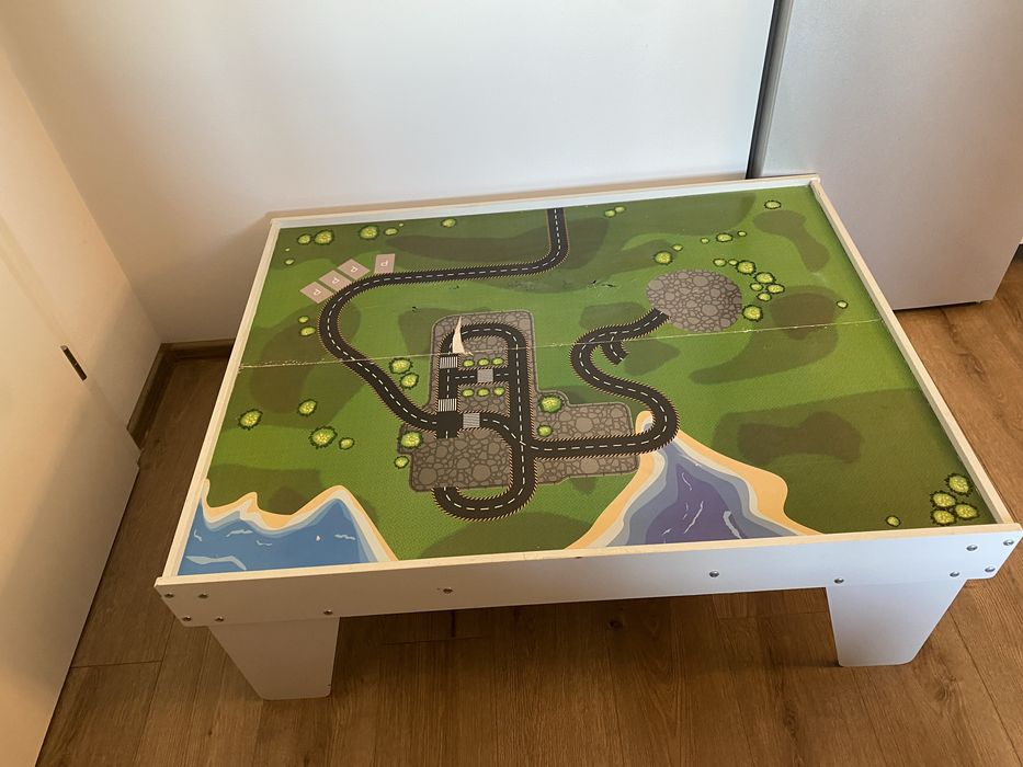 Masă pentru circuit sine tren de lemn